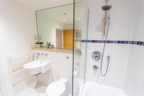 Superb 1 Bedroom Serviced Apartment In City Centre